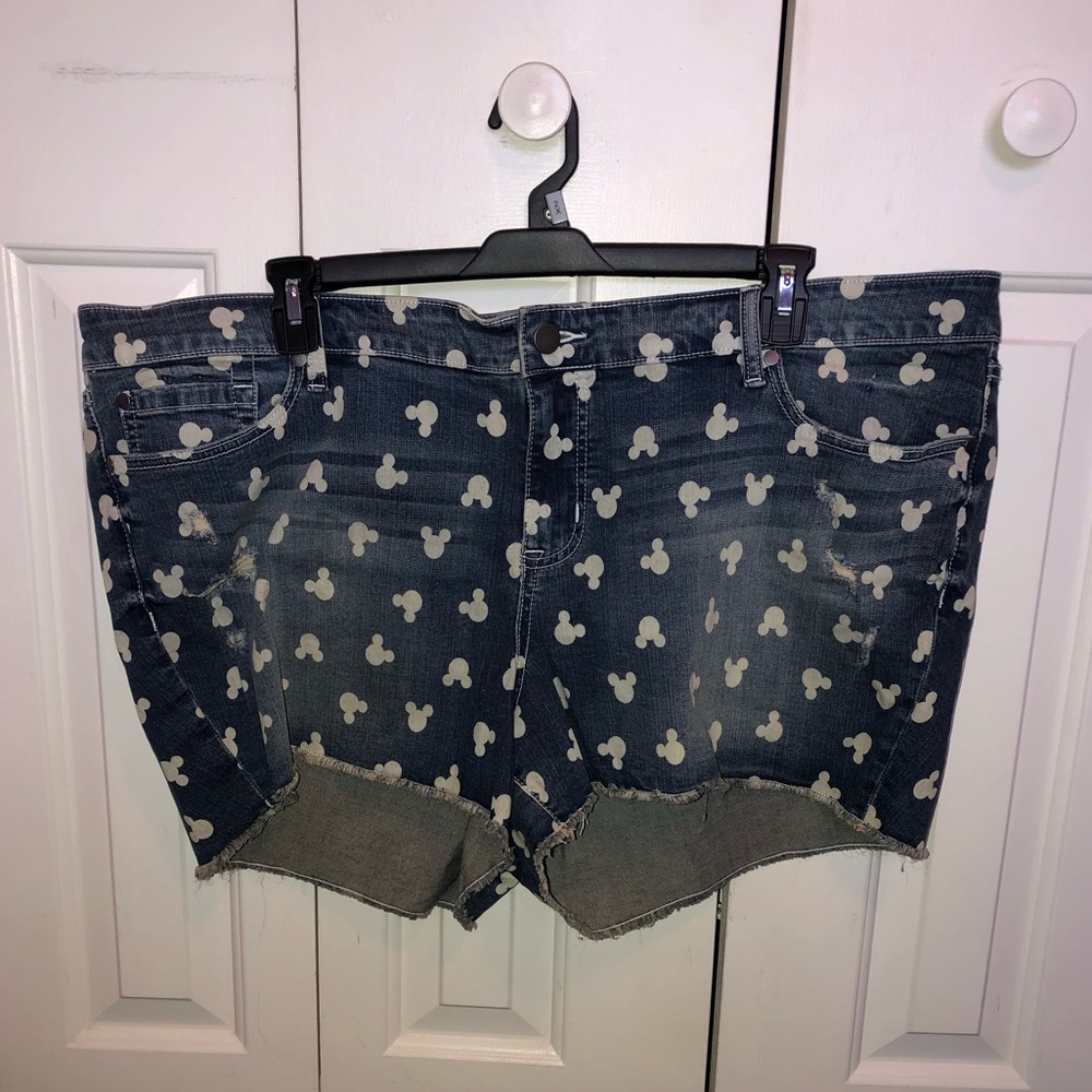 Mickey Head Short Shorts